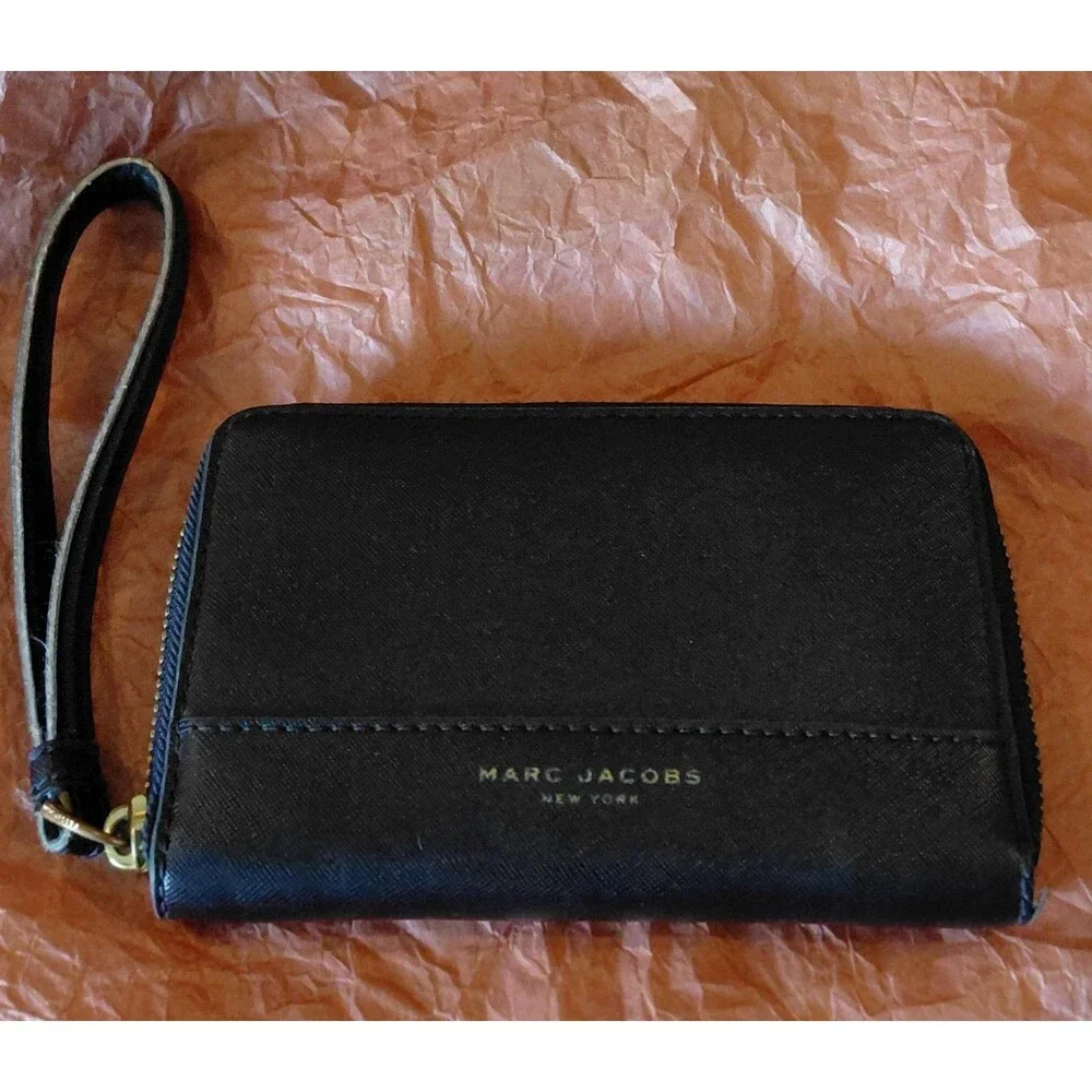 New  Marc jacobs NY black Saffiano pebbled leather wristlet wallet, Giftable - Picture 3 of 8